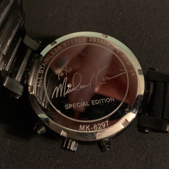 Michael Kors Watch - Picture 3 of 4